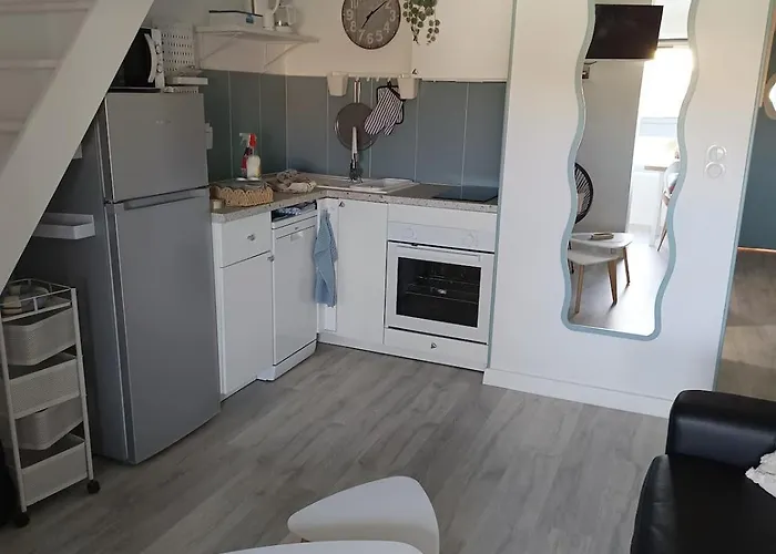 Апартаменты Le T2 Spacieux 44m2 Wifi Clim Вальрас-Пляж